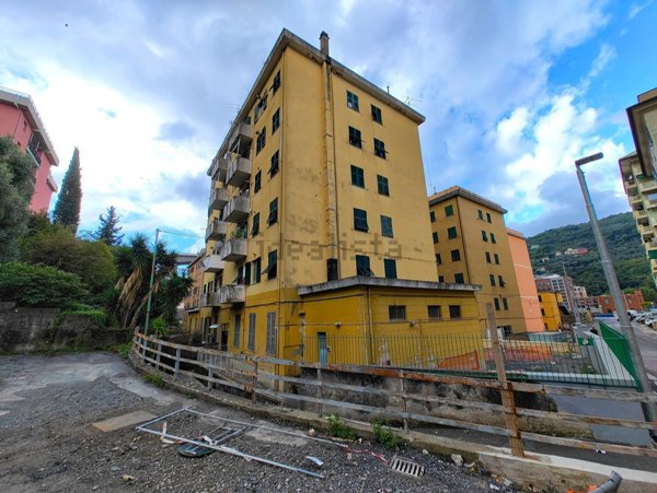appartamento in vendita a Genova in zona Staglieno