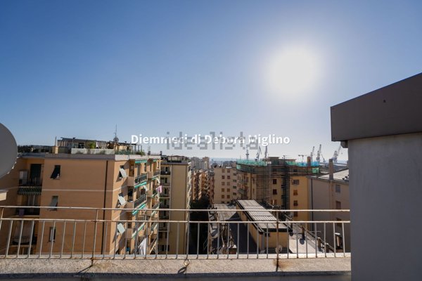 appartamento in vendita a Genova in zona Sestri Ponente