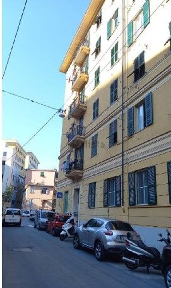 appartamento in vendita a Genova in zona Certosa