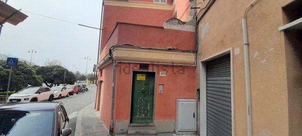 appartamento in vendita a Genova in zona Palmaro / Pra'