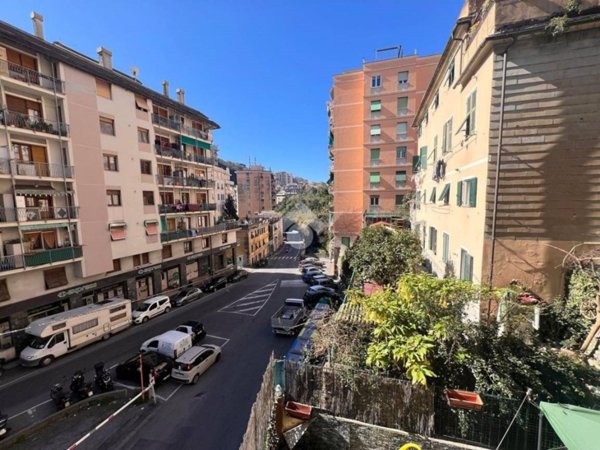 appartamento in vendita a Genova in zona Quezzi