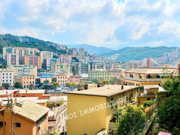 appartamento in vendita a Genova in zona Staglieno