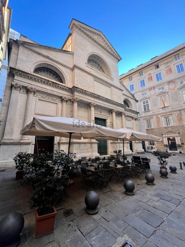 appartamento in vendita a Genova in zona Sottoripa / Maddalena / Molo