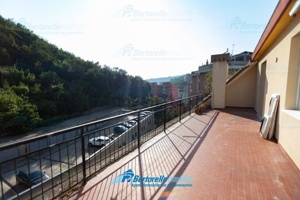 appartamento in vendita a Genova in zona Quezzi