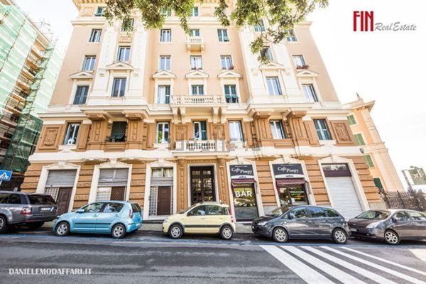 appartamento in vendita a Genova in zona Carignano