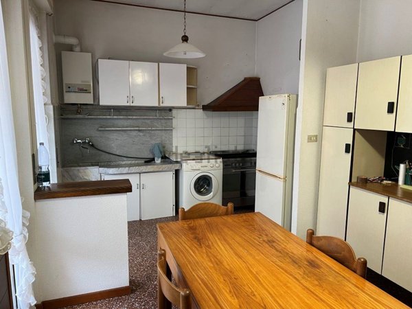 appartamento in vendita a Genova in zona Sestri Ponente