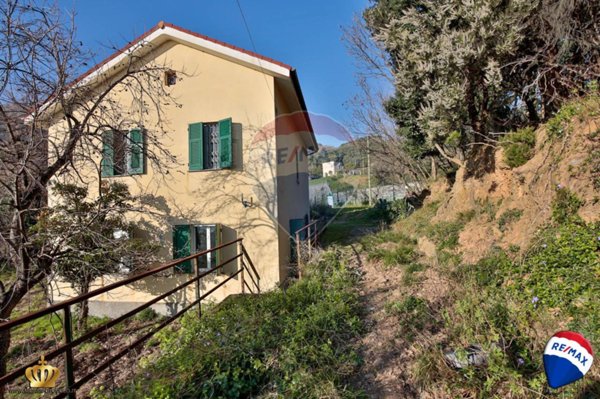 casa indipendente in vendita a Genova in zona Crevari