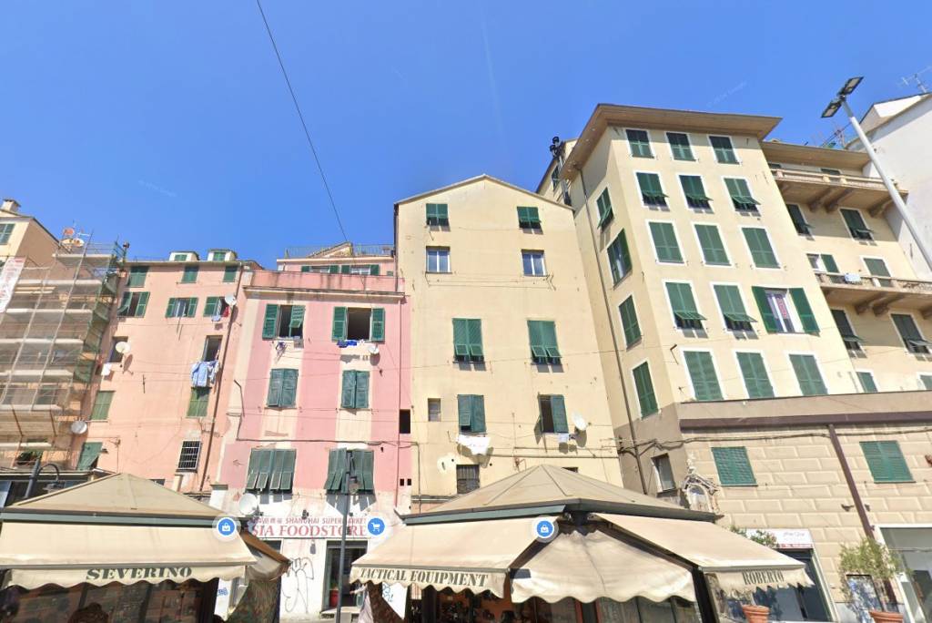 appartamento in vendita a Genova in zona Sottoripa / Maddalena / Molo