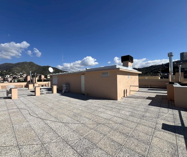 appartamento in vendita a Genova in zona Sestri Ponente
