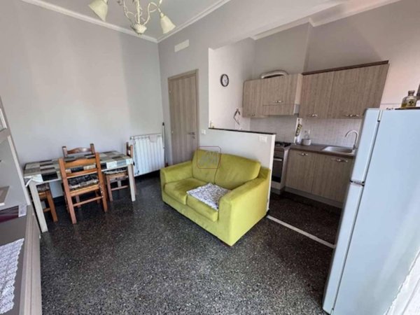 appartamento in vendita a Genova in zona Sestri Ponente