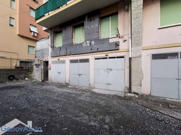 locale di sgombero in vendita a Genova in zona Molassana