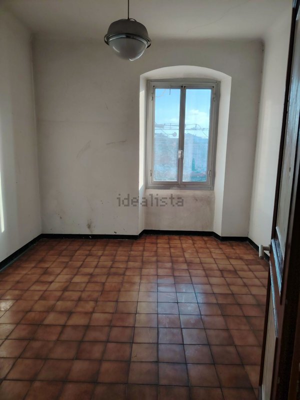 appartamento in vendita a Genova in zona Sestri Ponente
