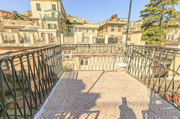 appartamento in vendita a Genova in zona Sottoripa / Maddalena / Molo