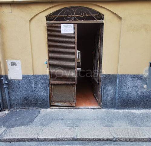 negozio in vendita a Genova in zona Sestri Ponente