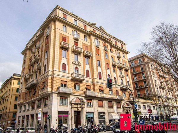 appartamento in vendita a Genova in zona Foce
