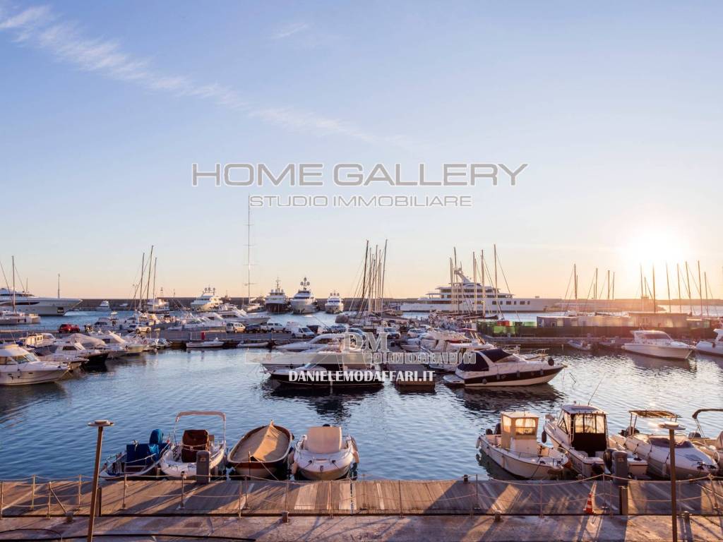 appartamento in vendita a Genova in zona Sturla