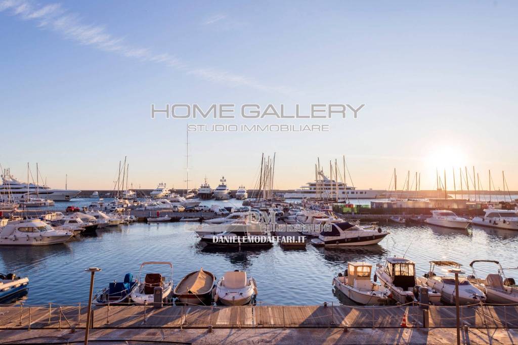 appartamento in vendita a Genova in zona Foce