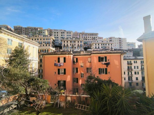 appartamento in vendita a Genova in zona Lagaccio / Granarolo