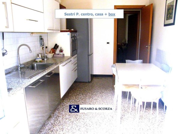 appartamento in vendita a Genova in zona Sestri Ponente