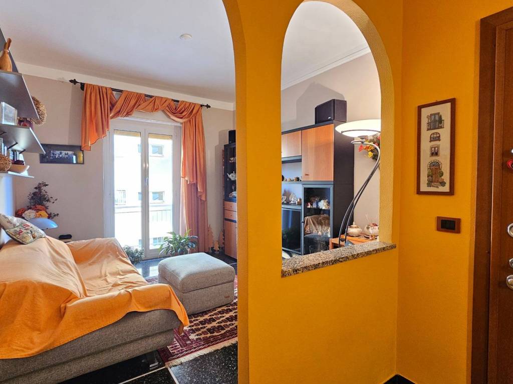 appartamento in vendita a Genova in zona Bolzaneto