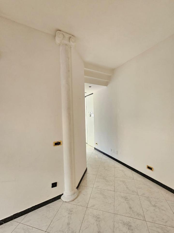 appartamento in vendita a Genova in zona Palmaro / Pra'