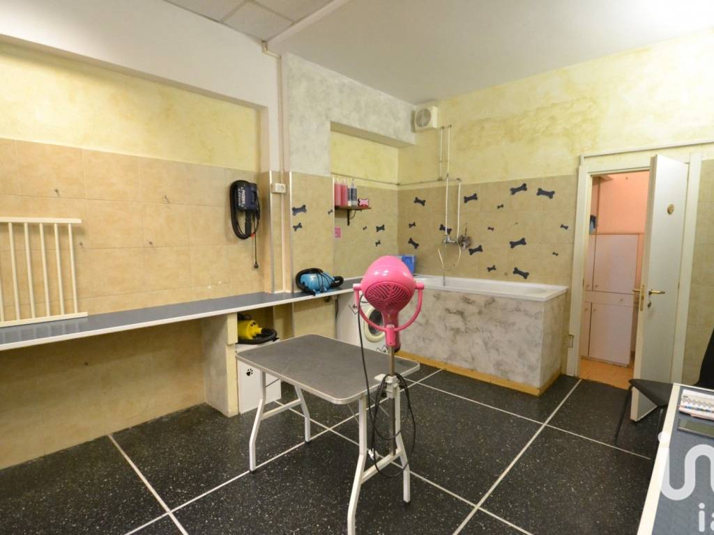negozio in vendita a Genova in zona Sampierdarena