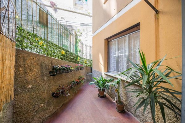 appartamento in vendita a Genova in zona Quezzi