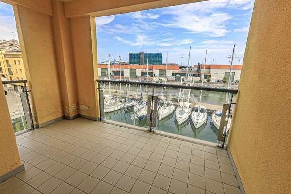 appartamento in vendita a Genova in zona Sestri Ponente