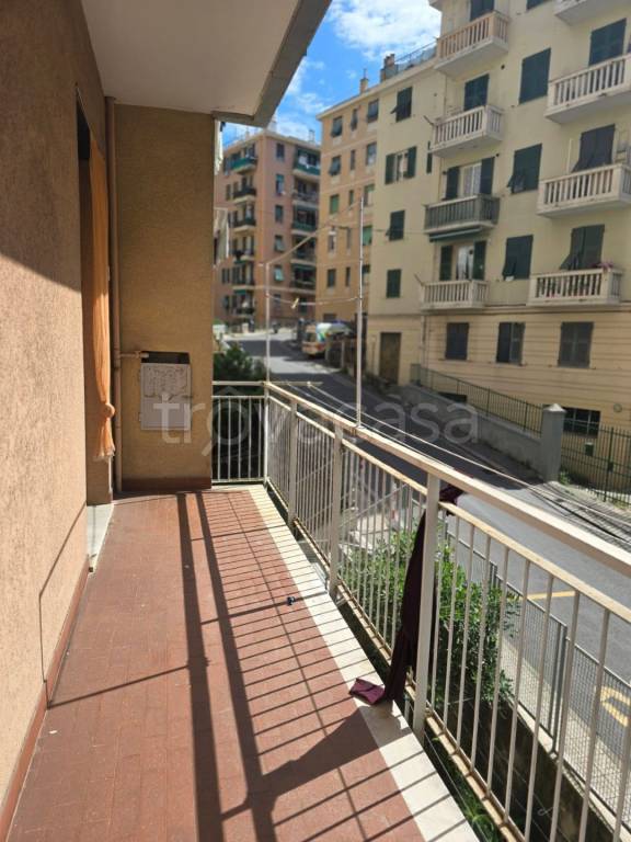 appartamento in vendita a Genova in zona Sestri Ponente