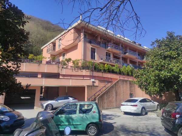 appartamento in vendita a Genova in zona Molassana