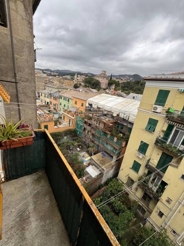 appartamento in vendita a Genova in zona Sestri Ponente