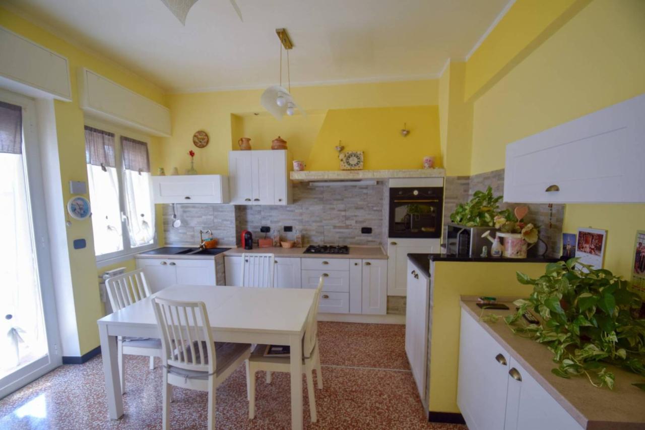 appartamento in vendita a Genova in zona Palmaro / Pra'