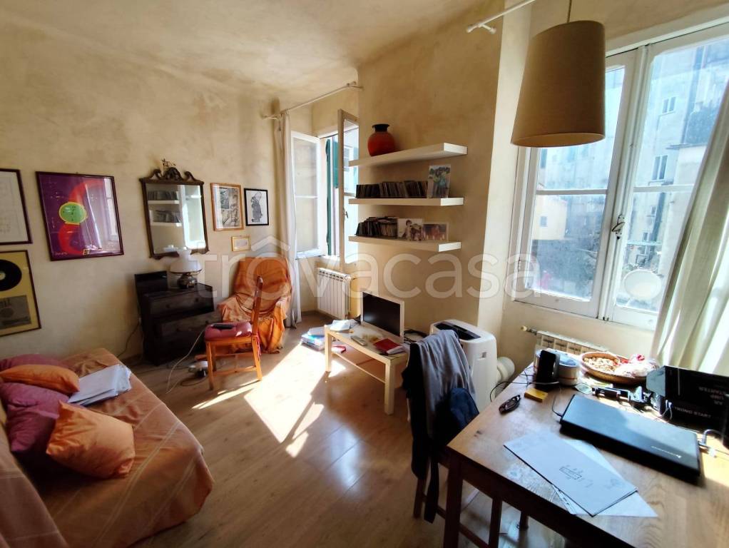 appartamento in vendita a Genova in zona Sottoripa / Maddalena / Molo