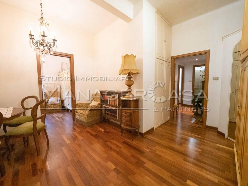 appartamento in vendita a Genova in zona Foce