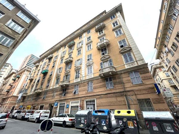 esavano in vendita a Genova in zona Sampierdarena