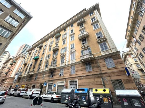 esavano in vendita a Genova in zona Sampierdarena