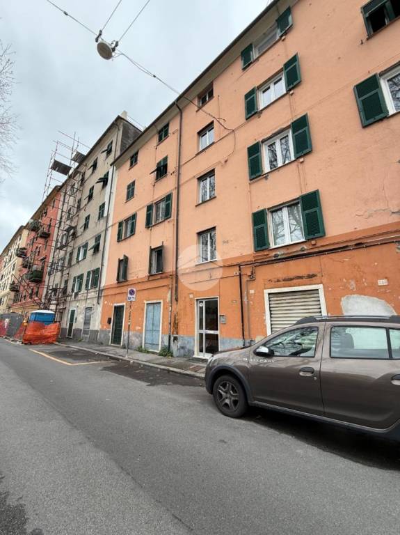 appartamento in vendita a Genova in zona Staglieno