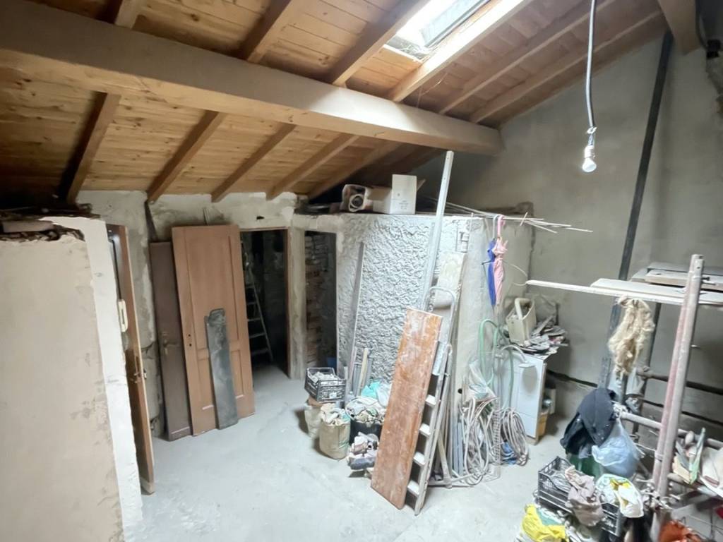 appartamento in vendita a Genova in zona Sottoripa / Maddalena / Molo