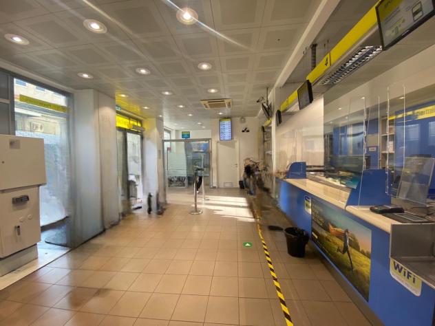 negozio in vendita a Genova in zona Rivarolo