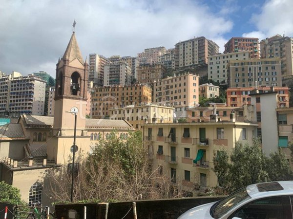 appartamento in vendita a Genova in zona Lagaccio / Granarolo