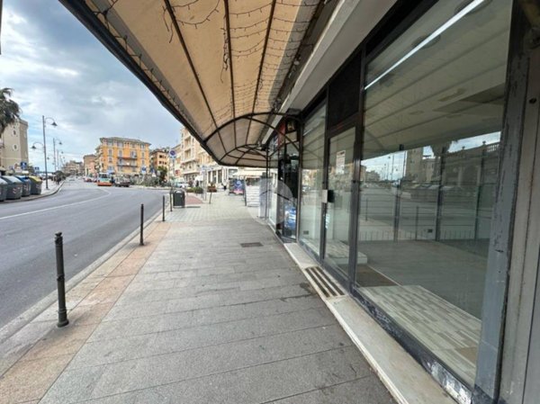 negozio in vendita a Genova in zona Pegli