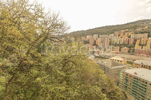 appartamento in vendita a Genova in zona Staglieno