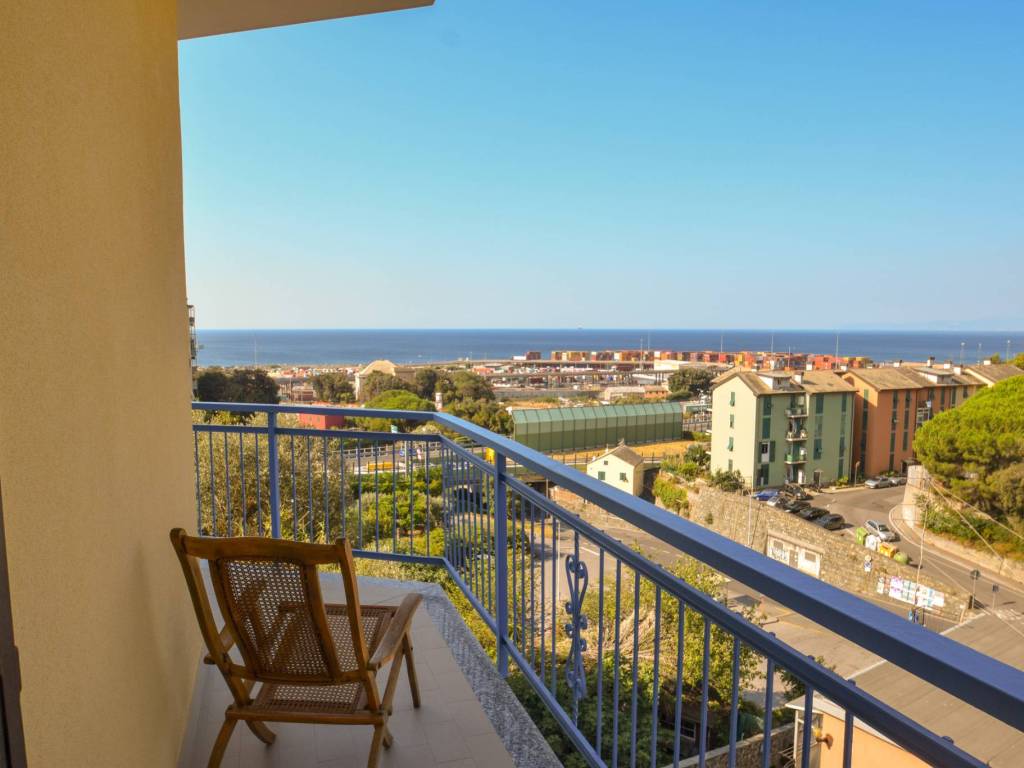 appartamento in vendita a Genova in zona Palmaro / Pra'