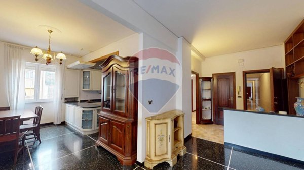 appartamento in vendita a Genova in zona Staglieno