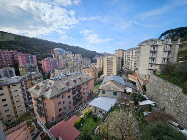 appartamento in vendita a Genova in zona Quezzi