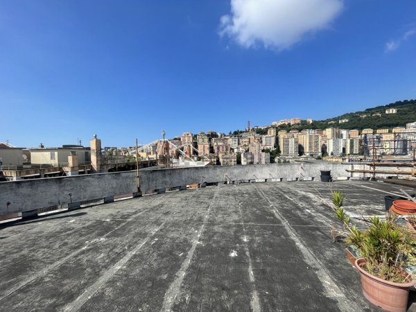 appartamento in vendita a Genova in zona Staglieno