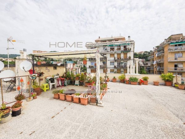 appartamento in vendita a Genova in zona Castelletto