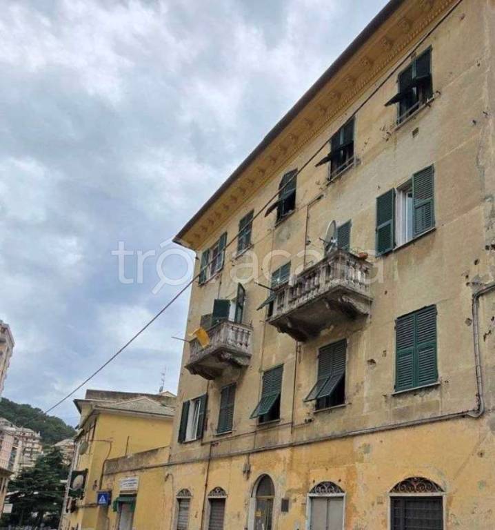 appartamento in vendita a Genova in zona Quezzi