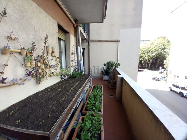 appartamento in vendita a Genova in zona Sestri Ponente