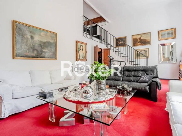 appartamento in vendita a Genova in zona Sottoripa / Maddalena / Molo